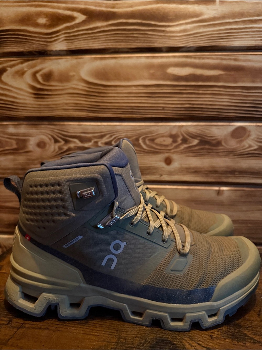 On Running Men's Waterproof Hiking Boots - Olive/Tan